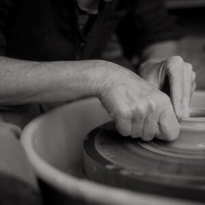Stage de tournage en poterie en Isère
